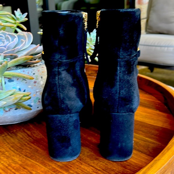 SAM EDELMAN Square Toe Ankle Bootie. SZ 7.5. Color Black Suede. Gold Hardware. - Picture 7 of 8